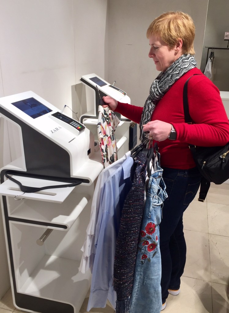 zara self checkout